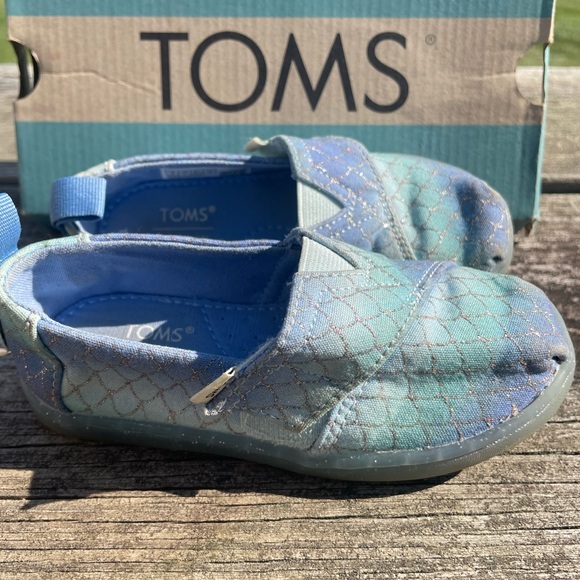 Mermaid Tiny Toms - Picture 2 of 4